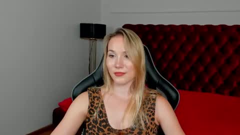 Snapshot of elaravoltage chatting on July 2026 02:13:01 PM elaravoltage online show from July 2026 02:13:01 PM