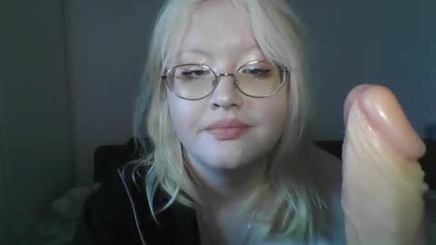 elayne_sweet online show from April 2026 06:05:02 AM
