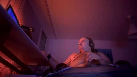 elcretinmo online show from December 2024 02:34:02 AM