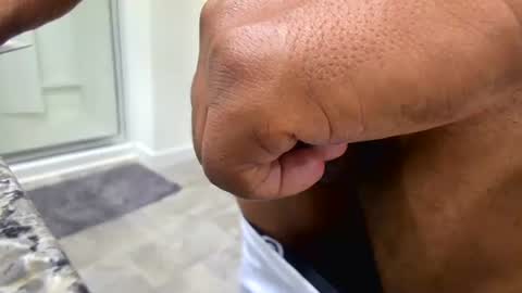 Snapshot of eldongue2024 chatting on December 2025 01:48:02 AM eldongue2024 online show from December 2025 01:48:02 AM