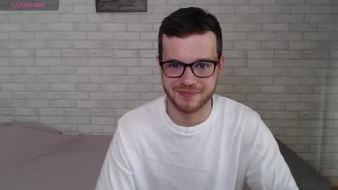 Snapshot of electric_smile chatting on July 2026 07:04:01 AM Alex online show from July 2026 07:04:01 AM
