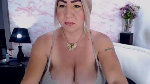 Snapshot of elektra_4_you chatting on February 2025 12:22:02 PM XIOMY give LIKE on my page online show from February 2025 12:22:02 PM