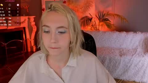 Snapshot of elen__moore chatting on April 2026 05:25:01 AM Elen online show from April 2026 05:25:01 AM