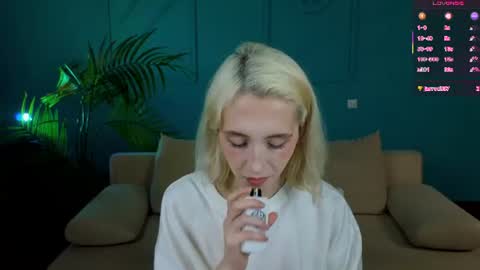 Snapshot of elen__moore chatting on July 2026 05:24:01 AM Elen online show from July 2026 05:24:01 AM