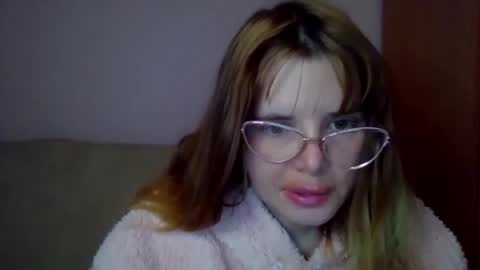 Snapshot of elenaflirt chatting on November 2025 04:07:01 PM Elena online show from November 2025 04:07:01 PM