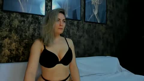 Hellen online show from December 2024 08:16:01 PM