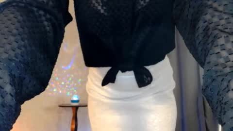 elenaza online show from November 2025 10:05:01 AM