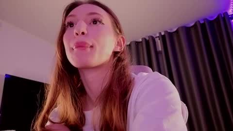 Elfie online show from April 2026 08:31:02 PM