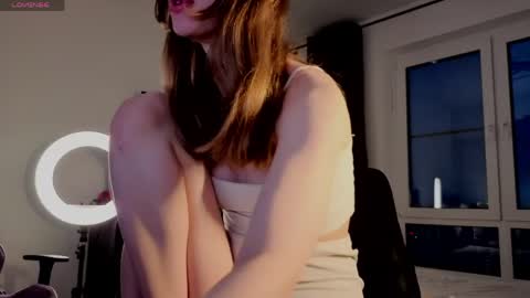 Snapshot of elfiecollins chatting on May 2026 01:10:02 AM Elfie online show from May 2026 01:10:02 AM