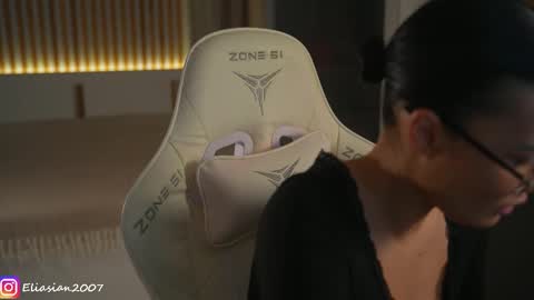 Snapshot of eli_asian chatting on February 2026 12:48:02 PM Eli online show from February 2026 12:48:02 PM