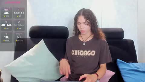 Snapshot of elian___ chatting on September 2025 02:50:02 PM Elian online show from September 2025 02:50:02 PM