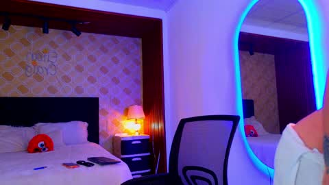 Elian online show from April 2026 06:49:02 PM