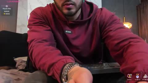 Elian online show from November 2025 12:27:02 PM