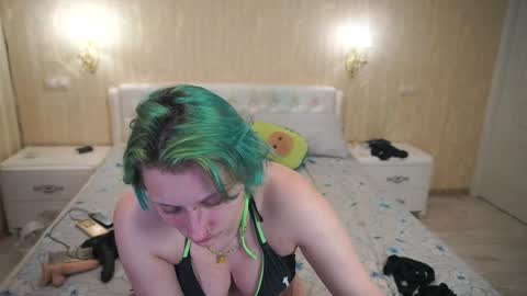 Luna online show from April 2026 01:42:02 AM