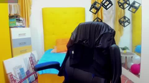 E L I A S online show from February 2025 09:39:02 AM