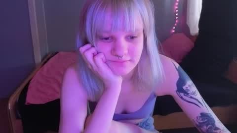 elieiza_xo online show from April 2026 09:20:01 AM