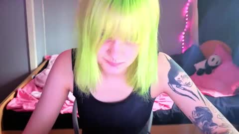 Snapshot of elieiza_xo chatting on April 2026 10:07:02 AM elieiza_xo online show from April 2026 10:07:02 AM