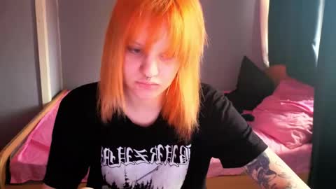 Snapshot of elieiza_xo chatting on May 2026 09:25:01 AM elieiza_xo online show from May 2026 09:25:01 AM