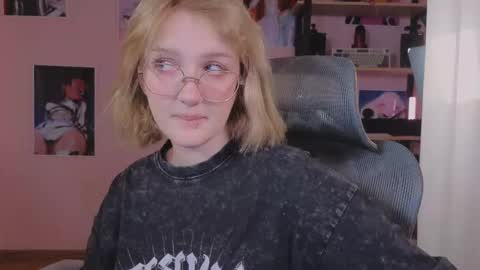 Ellie online show from February 2026 05:15:01 AM