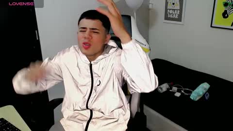 Snapshot of elii_797 chatting on September 2025 12:50:02 PM bby-santy online show from September 2025 12:50:02 PM