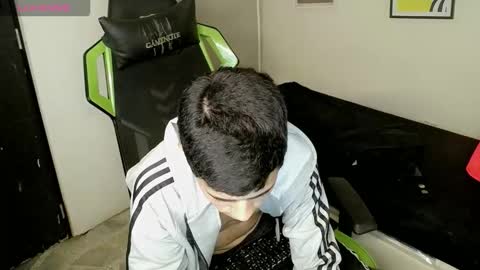 bby-santy online show from November 2025 08:08:02 PM