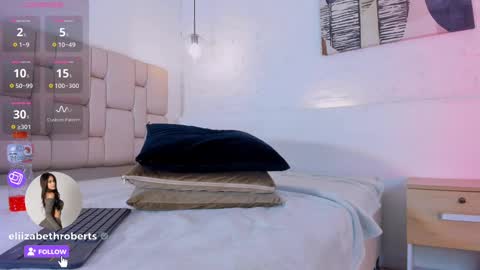 E L I I Z A B E T H   online show from March 2025 07:30:01 AM