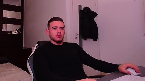 ElijahThorne online show from December 2025 08:11:01 AM