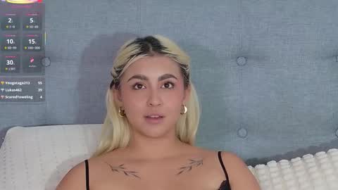 Elina online show from November 2025 09:58:01 PM