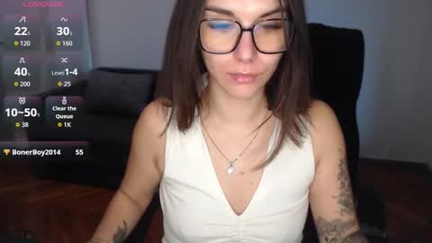 Snapshot of elina_posh chatting on March 2026 01:27:01 PM Liza online show from March 2026 01:27:01 PM