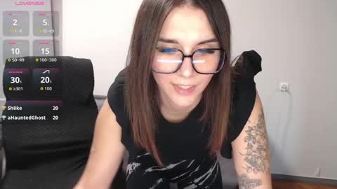 Snapshot of elina_posh chatting on April 2026 01:38:02 PM Liza online show from April 2026 01:38:02 PM