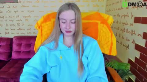 Snapshot of elinor_faith chatting on October 2025 08:00:02 PM elinor_faith online show from October 2025 08:00:02 PM