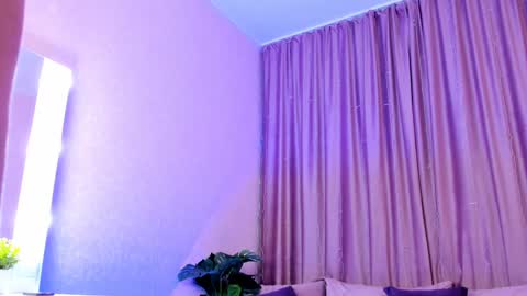 Snapshot of elis_miracle chatting on January 2025 06:03:01 AM Elizabeth online show from January 2025 06:03:01 AM