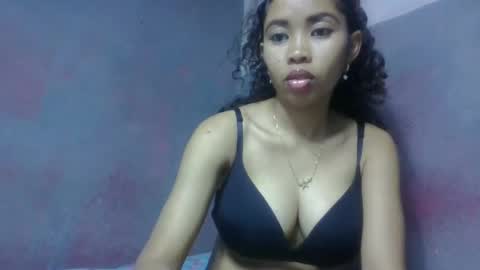 elisabethee online show from April 2026 07:25:01 PM