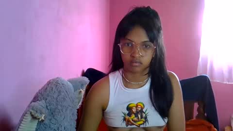 Snapshot of elisah01 chatting on June 2026 06:04:01 AM elisah01 online show from June 2026 06:04:01 AM