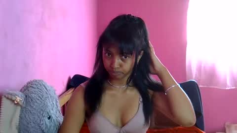 Snapshot of elisah01 chatting on June 2026 05:13:02 AM elisah01 online show from June 2026 05:13:02 AM