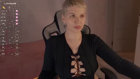 elise_day online show from June 2026 05:58:01 PM