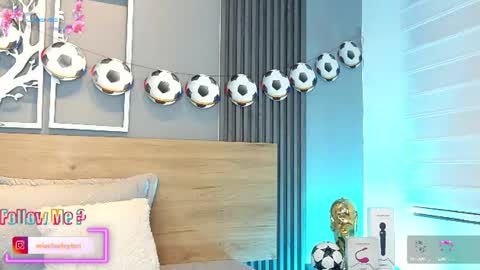 Elise Play Boobs online show from June 2026 09:50:01 PM