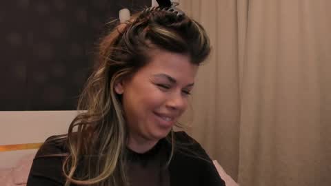 Elly online show from April 2026 09:48:02 PM