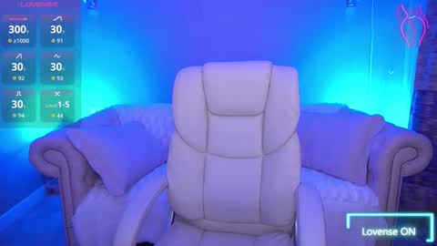 elisevelour online show from November 2025 02:05:01 PM