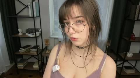 Snapshot of elispriston chatting on April 2026 07:49:01 AM Elis online show from April 2026 07:49:01 AM