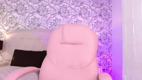 Eliza online show from December 2024 02:01:02 AM