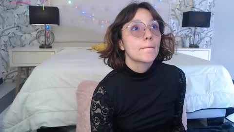 Eliza online show from December 2025 07:30:02 PM