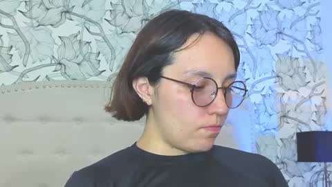 Eliza online show from April 2026 07:58:02 PM