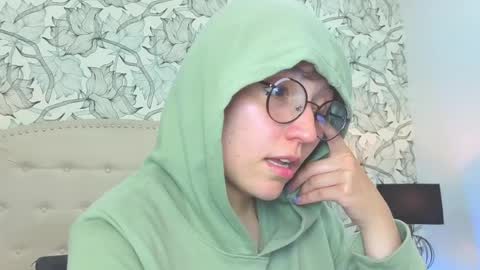 Eliza online show from April 2026 07:39:02 PM