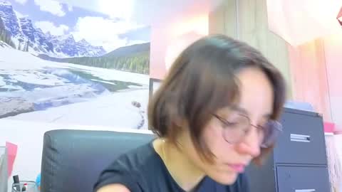 Snapshot of eliza_gh chatting on May 2026 05:00:01 PM Eliza online show from May 2026 05:00:01 PM