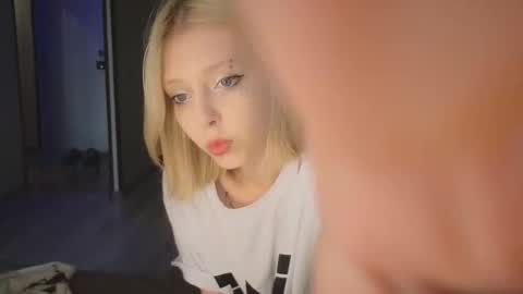 Snapshot of eliza_sadcat chatting on September 2025 12:38:02 PM Elizabeth online show from September 2025 12:38:02 PM