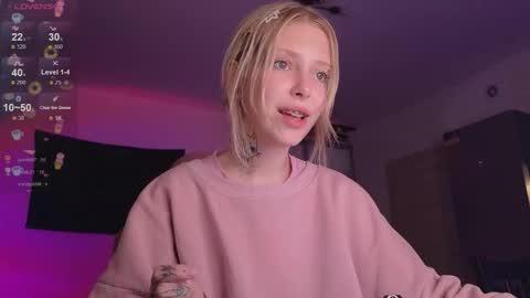 Snapshot of eliza_sadcat chatting on October 2025 09:59:02 PM Elizabeth online show from October 2025 09:59:02 PM