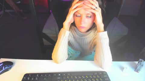 Snapshot of elizabe_th chatting on March 2025 02:40:01 PM Elizabethangel online show from March 2025 02:40:01 PM