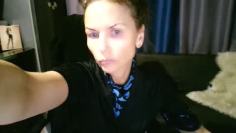 Snapshot of elizabe_th chatting on October 2025 05:46:02 PM Elizabethangel online show from October 2025 05:46:02 PM