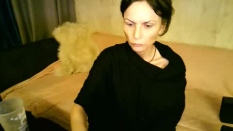 Snapshot of elizabe_th chatting on October 2025 08:53:02 PM Elizabethangel online show from October 2025 08:53:02 PM